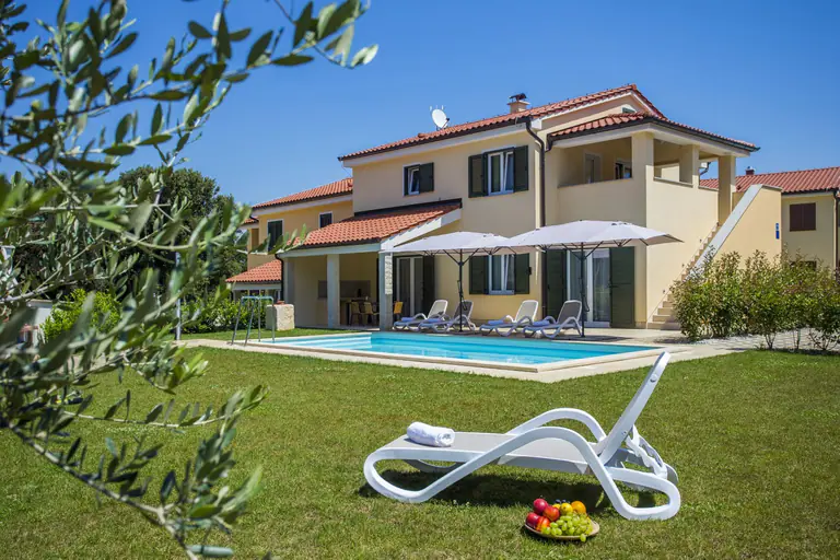 Private pool — Villa Lorena